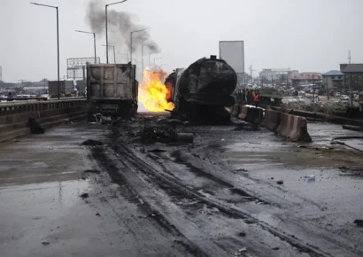 Sube a 42 el número de muertos por la explosión de un camión de gasolina en Nigeria