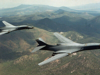 Bombarderos B-1B de EE.UU. sobrevuelan costas de Venezuela