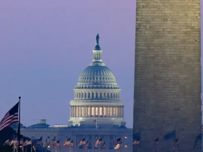 Gobierno federal de EE. UU. cumple 11 días y deja despidos, retrasos y amenaza a las tropas