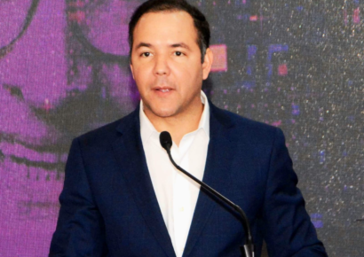 Johnny Pujols denuncia uso clientelar de programas sociales y manipulación de encuestas desde el gobierno