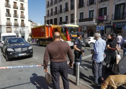 Cuatro desaparecidos tras el derrumbe de un edificio en pleno centro de Madrid