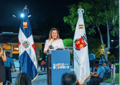 Carolina entrega el remozado parque La Glorieta en Arroyo Hondo
