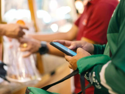 Senado elimina propina obligatoria del 10 % en servicios de delivery