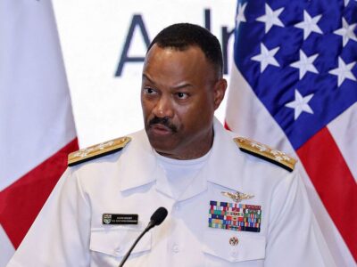 Almirante Alvin Holsey anuncia retiro tras un año al frente del Comando Sur