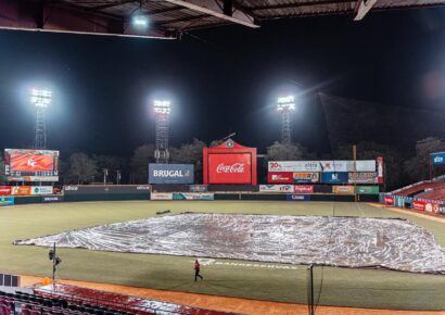 Lluvias suspenden partido Licey–Gigantes y provocan inundaciones en varias provincias