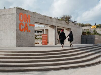 Roban más de 1,000 piezas del Museo de Oakland