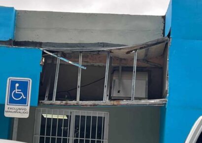 Colapsa parte de la fachada del hospital de Constanza: “Se cerró el área afectada por precaución”