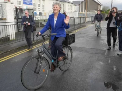 Catherine Connolly será la próxima presidenta de Irlanda