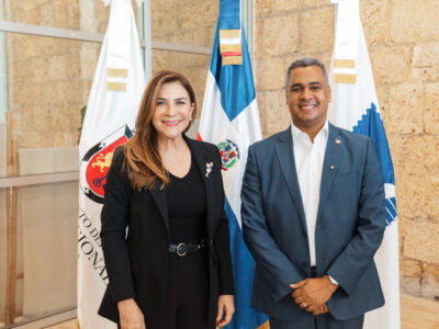 INPOSDOM y Alcaldía del Distrito Nacional rinden homenaje a Salomé Ureña con sello postal conmemorativo