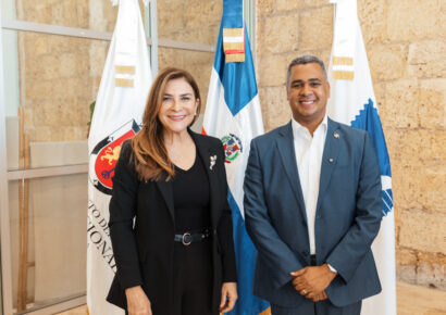 INPOSDOM y Alcaldía del Distrito Nacional rinden homenaje a Salomé Ureña con sello postal conmemorativo