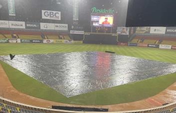 LIDOM pospone dos partidos por lluvias; COE mantiene alerta en 18 provincias