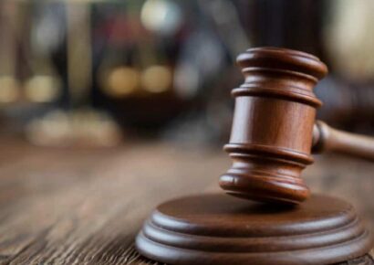 Condenan a 10 años de cárcel a profesor que abusó de 13 estudiantes en Santiago