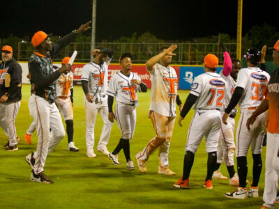 Toros del Este apalean a las Águilas y logran su primera victoria del torneo