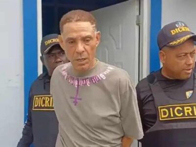 Hombre que asaltó y golpeó a un anciano en Santiago recibirá tres meses de prisión preventiva