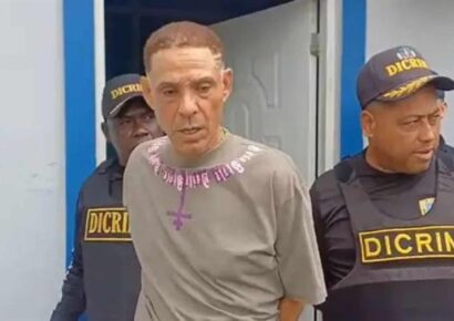 Hombre que asaltó y golpeó a un anciano en Santiago recibirá tres meses de prisión preventiva