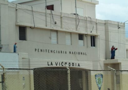 Reubican a más de mil internos de La Victoria como medida preventiva por la tormenta Melissa