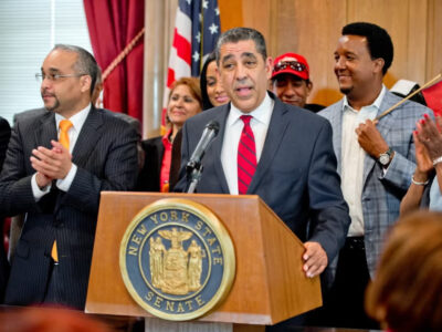 Adriano Espaillat celebra decisión que protege información fiscal de inmigrantes