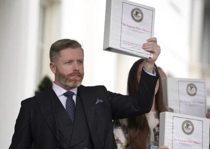 Trump se abre a publicar archivos de Epstein pero lamenta impacto en su Gobierno