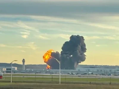 Sube a once el número de fallecidos por accidente de avión de carga en Louisville