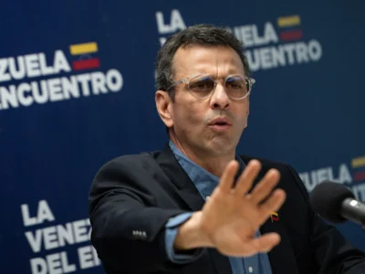 Capriles rechaza vía militar y pide solución política ante tensión entre Venezuela y EE.UU.