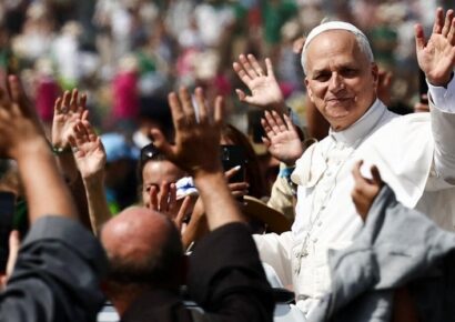 El papa León XIV llama a crear empleos dignos y estables para los jóvenes