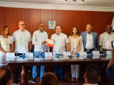 Gobierno entrega RD$15 millones para iniciar construcción de nuevo cementerio en Villa Montellano
