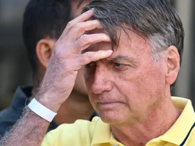 Jair Bolsonaro quema su tobillera electrónica y alega “paranoia” por medicamentos