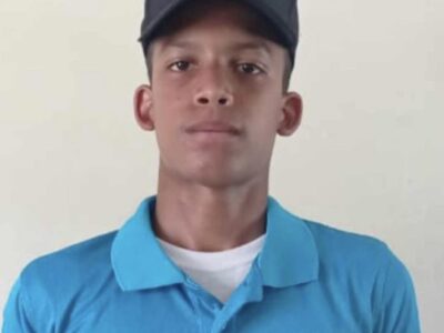 Muere estudiante de 14 años apuñalado a la salida de politécnico en Santiago