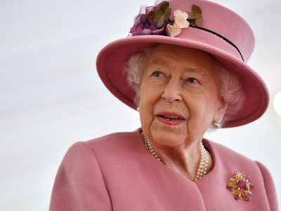 La reina Isabel II revive en videos de IA y genera debate global