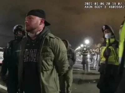 Indultado por Trump tras asalto al Capitolio es arrestado en Florida por abuso sexual infantil