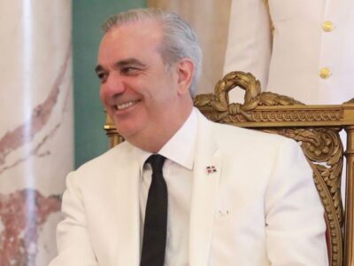 Abinader recibirá credenciales de siete nuevos embajadores en Palacio Nacional