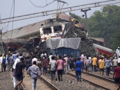Al menos siete muertos y 14 heridos tras colisión de trenes en el centro de India