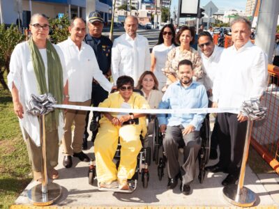 Alcaldía y APAP inauguran accesos inclusivos en 22 intersecciones de alto tránsito