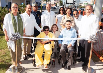 Alcaldía y APAP inauguran accesos inclusivos en 22 intersecciones de alto tránsito