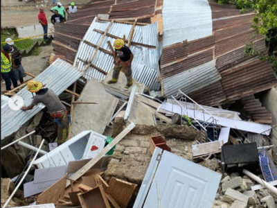 Derrumbe de vivienda en Quita Sueño genera alarma; no se reportan heridos