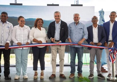 Abinader inaugura carreteras y bulevar en San Juan tras más de 50 años de espera