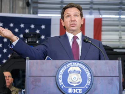 Florida restringe la compra de propiedades por extranjeros, con China en el centro del debate