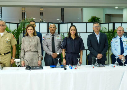 Fuerzas Armadas y Policía mantendrán disciplina pese a fallo del Tribunal Constitucional