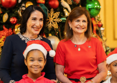 Palacio Nacional enciende su árbol y da inicio a la Navidad con acto encabezado por la primera dama y la vicepresidenta