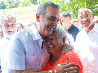 Almuerzo navideño y inauguraciones: la agenda del presidente Abinader este fin de semana