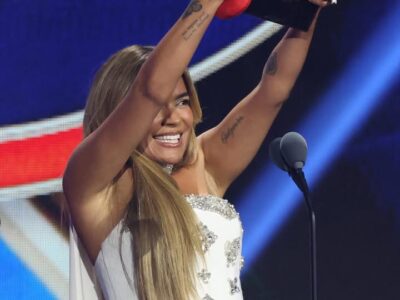 Karol G triunfa en los Latin Grammy con “Si Antes Te Hubiera Conocido” como Canción del Año