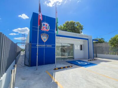 Gobierno entrega nueva estación policial en Tábara Arriba, Azua