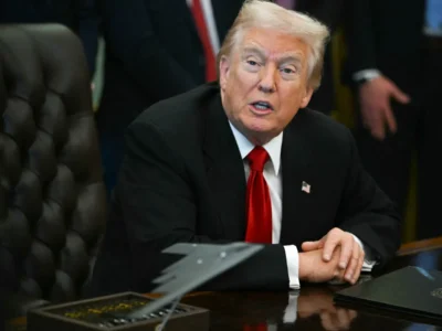 Trump redobla su propuesta para reabrir el Gobierno y eliminar subsidios del Obamacare