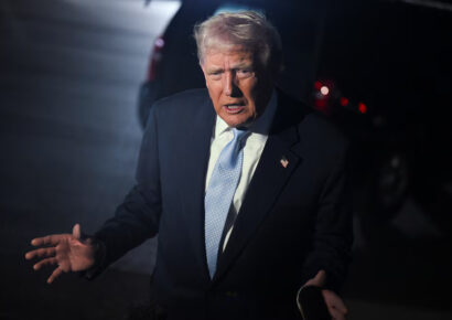 El presidente Trump advierte sanciones severas a países que hagan negocios con Rusia