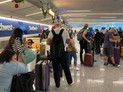 Crisis aérea en EE.UU. por cierre del Gobierno: persisten atrasos y desvíos de vuelos por falta de controladores