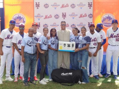 Mets donan equipos deportivos a jóvenes dominicanos con apoyo de Juan Soto