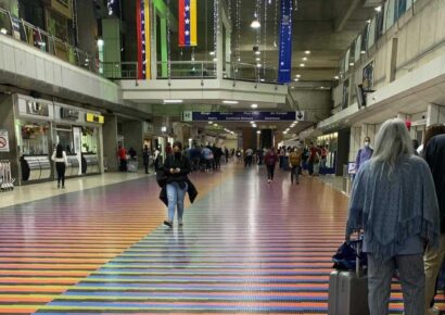 Venezuela da 48 horas a aerolíneas para retomar vuelos o perderán permisos permanentes