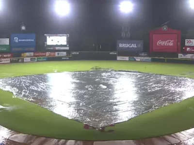 LIDOM acumula 16 partidos pendientes tras nueva posposición por lluvia y falla eléctrica