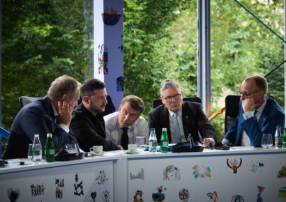 Líderes europeos y Zelenski exigen que cualquier acuerdo con Rusia respete la soberanía de Ucrania