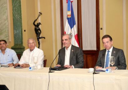 Abinader garantiza abastecimiento y estabilidad de precios para las festividades navideñas